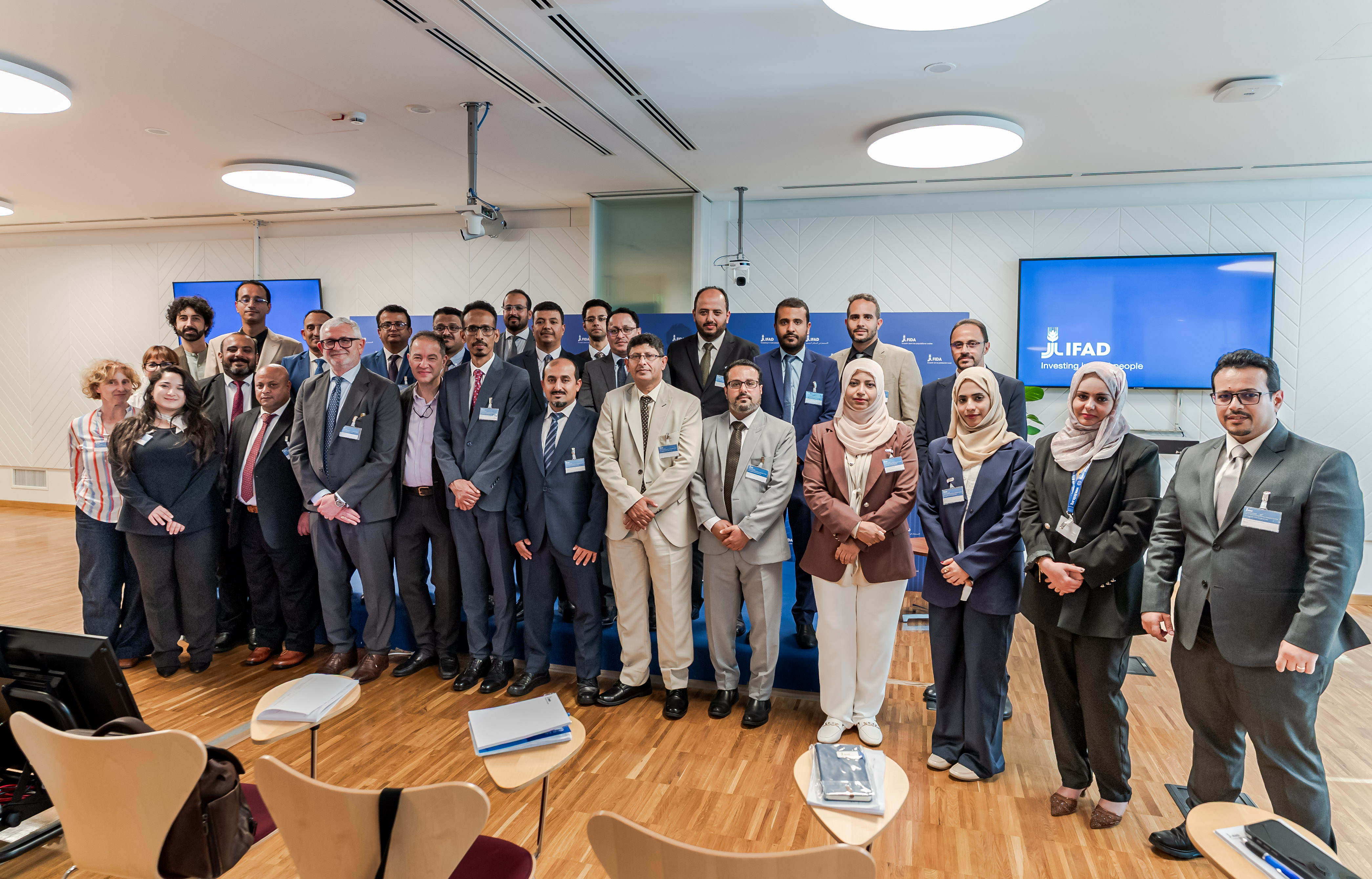 Group photo of Yemeni diplomats at IFAD