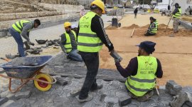 Contracting SMEs for labour-based public works