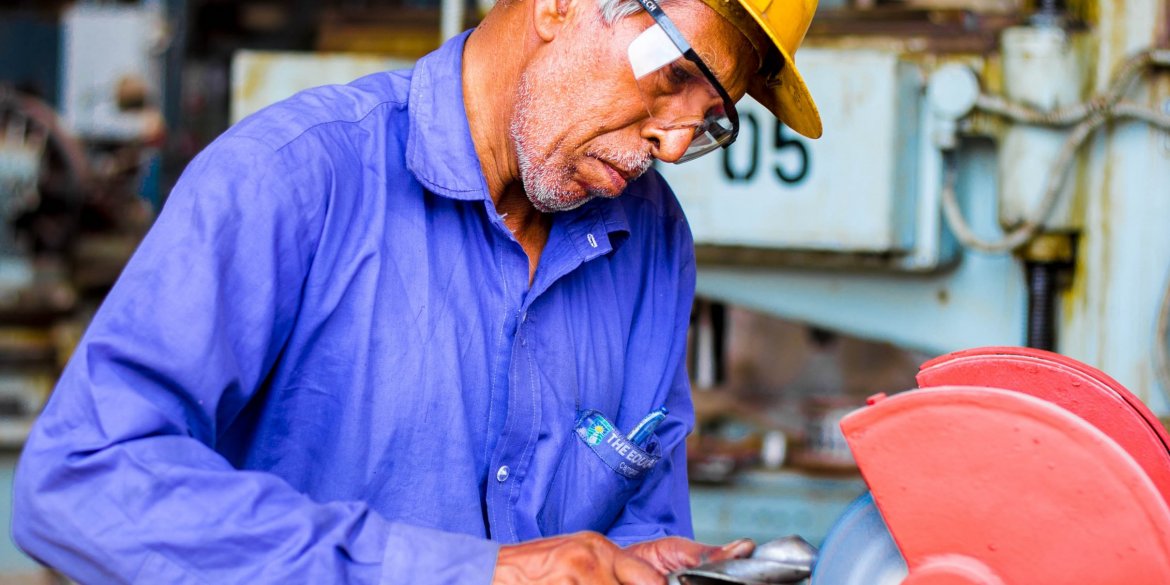 cover image for Training package on development of a national programme of occupational safety and health