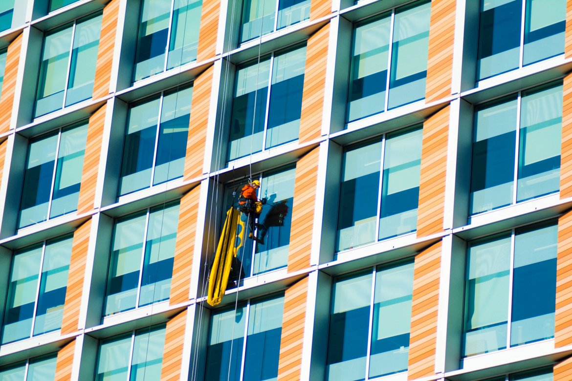 window worker